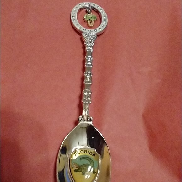 5 Vintage Souvenir Spoons - Picture 2 of 16